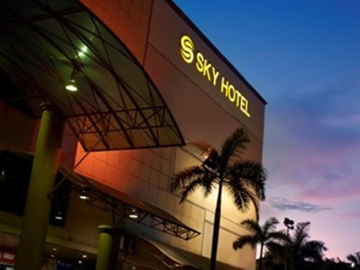 Sky Hotel Selayang Batu Caves Екстер'єр фото
